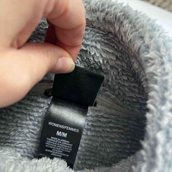 The North Face Grey Osito Women’s Fleece Jacket Size Medium - Picture 4 of 10